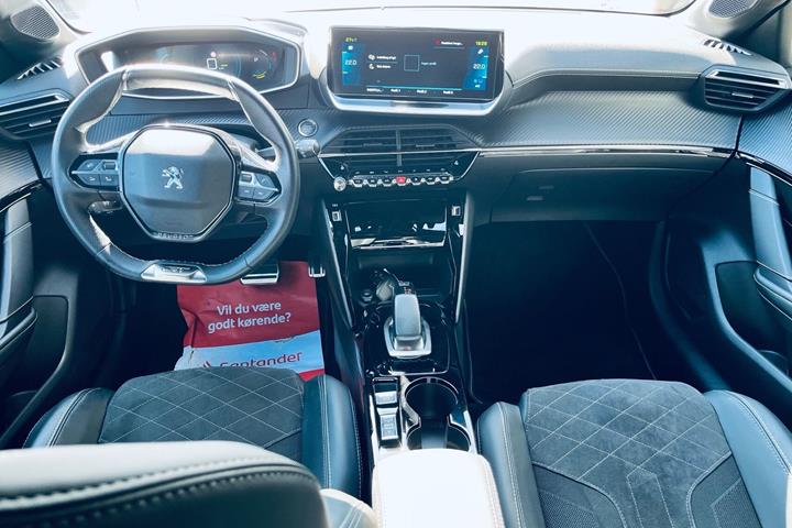 Blå Peugeot e-208 fra 2022