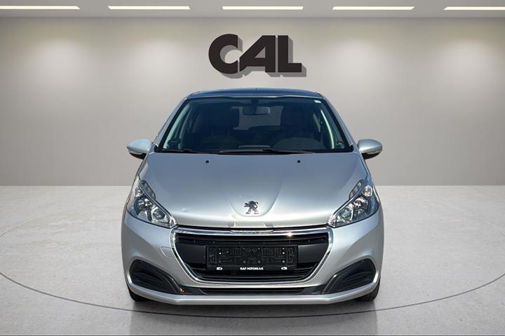 Grå Peugeot 208 fra 2016