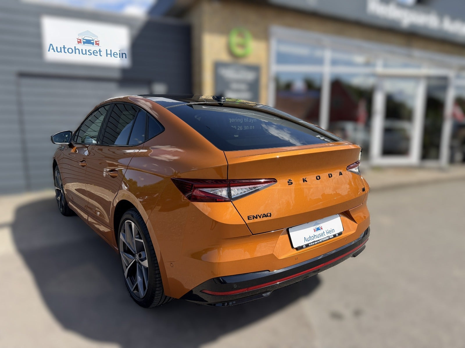 Orange Skoda Enyaq fra 2022