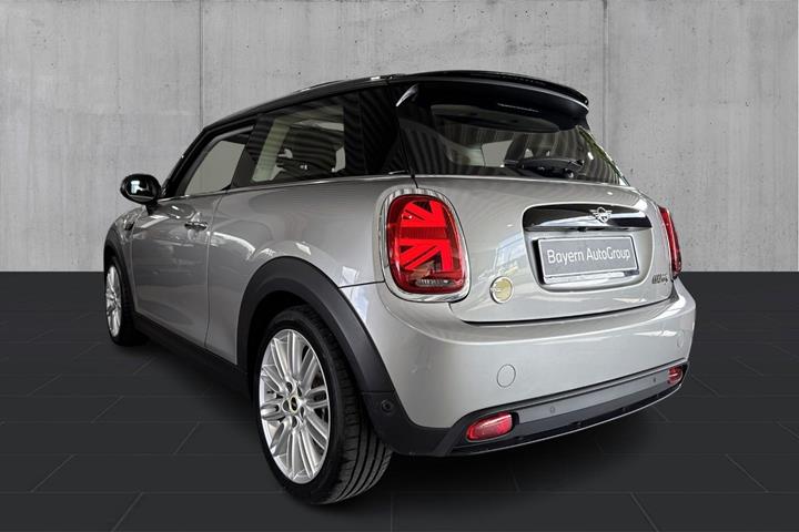 Sølv Mini Cooper SE fra 2023