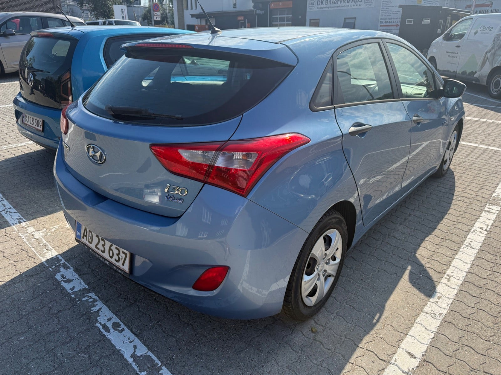 Blå Hyundai i30 fra 2013