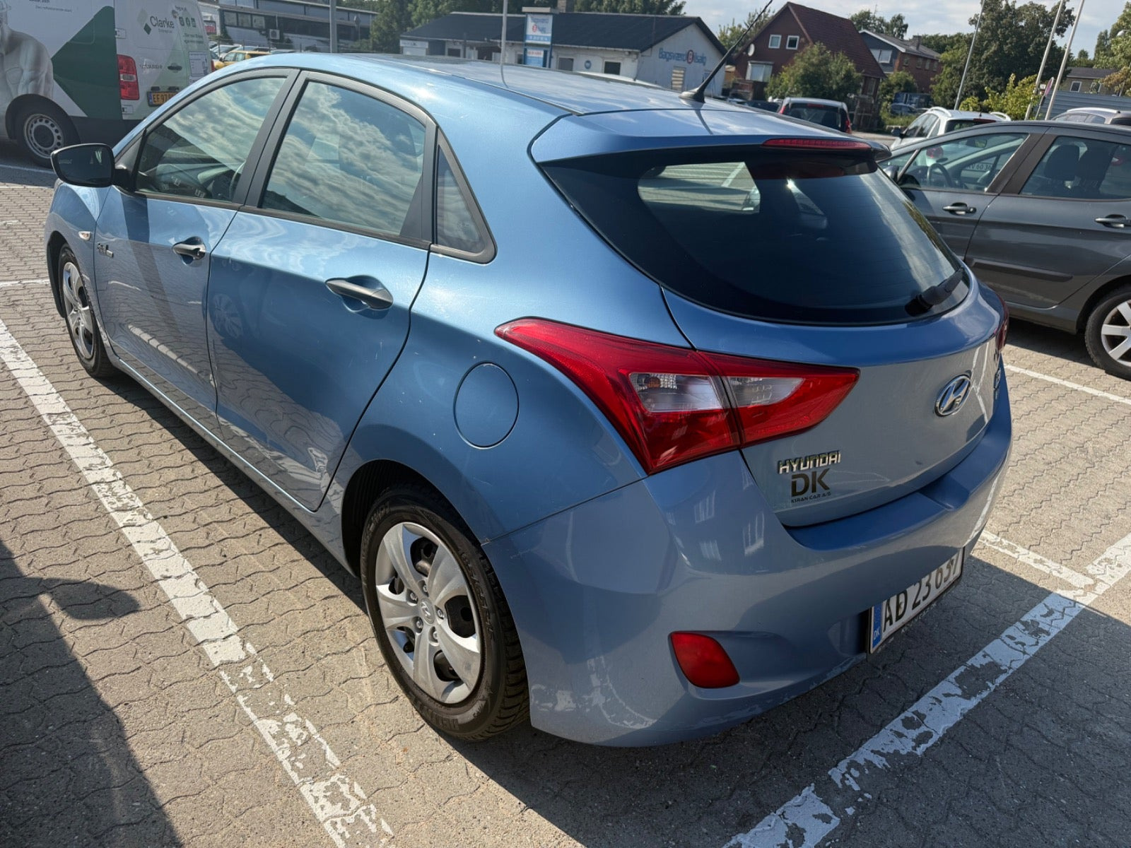Blå Hyundai i30 fra 2013
