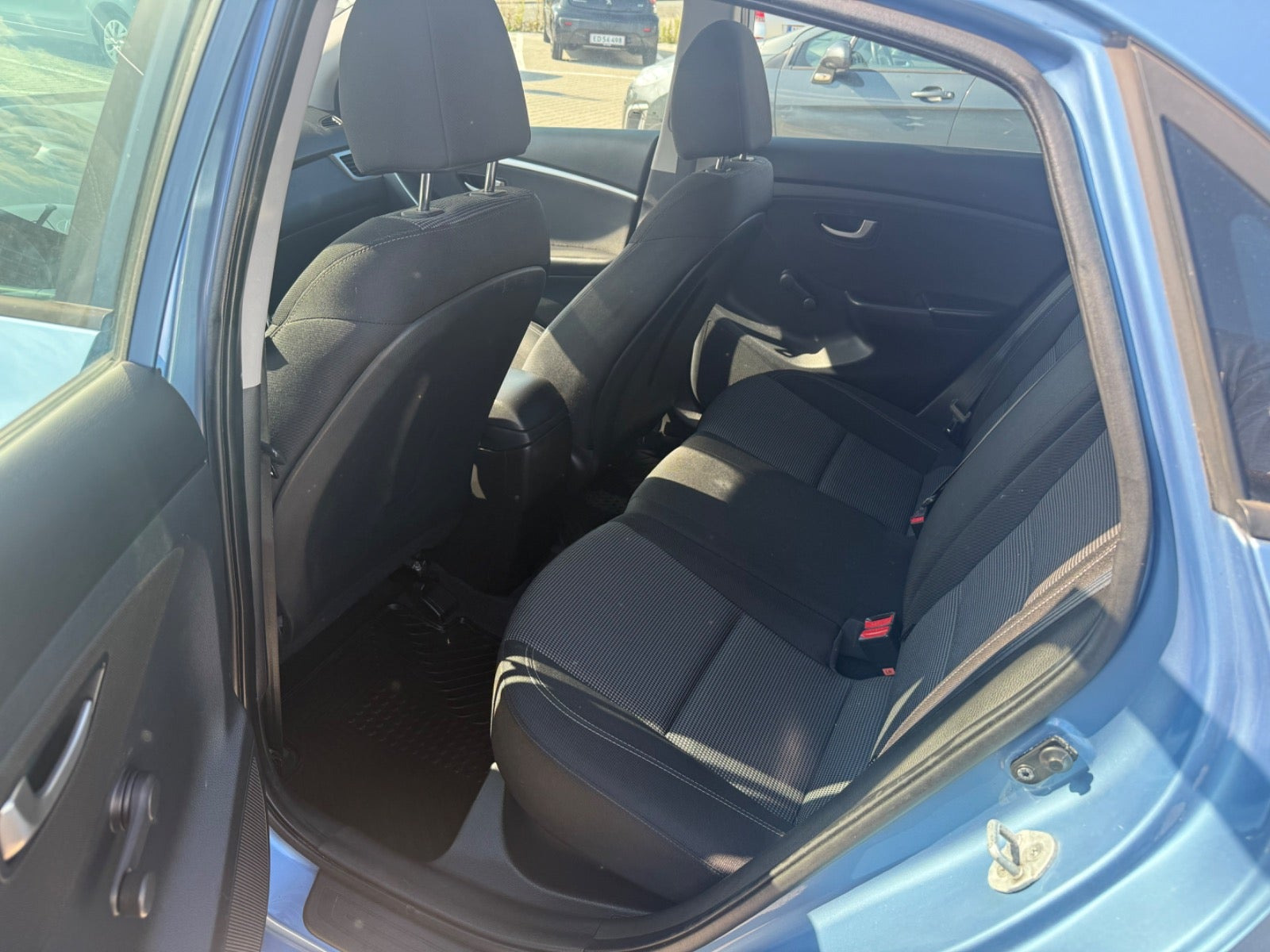 Blå Hyundai i30 fra 2013