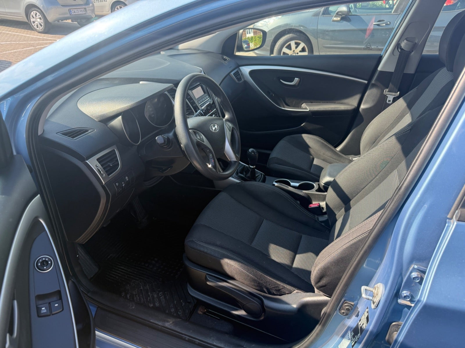 Blå Hyundai i30 fra 2013