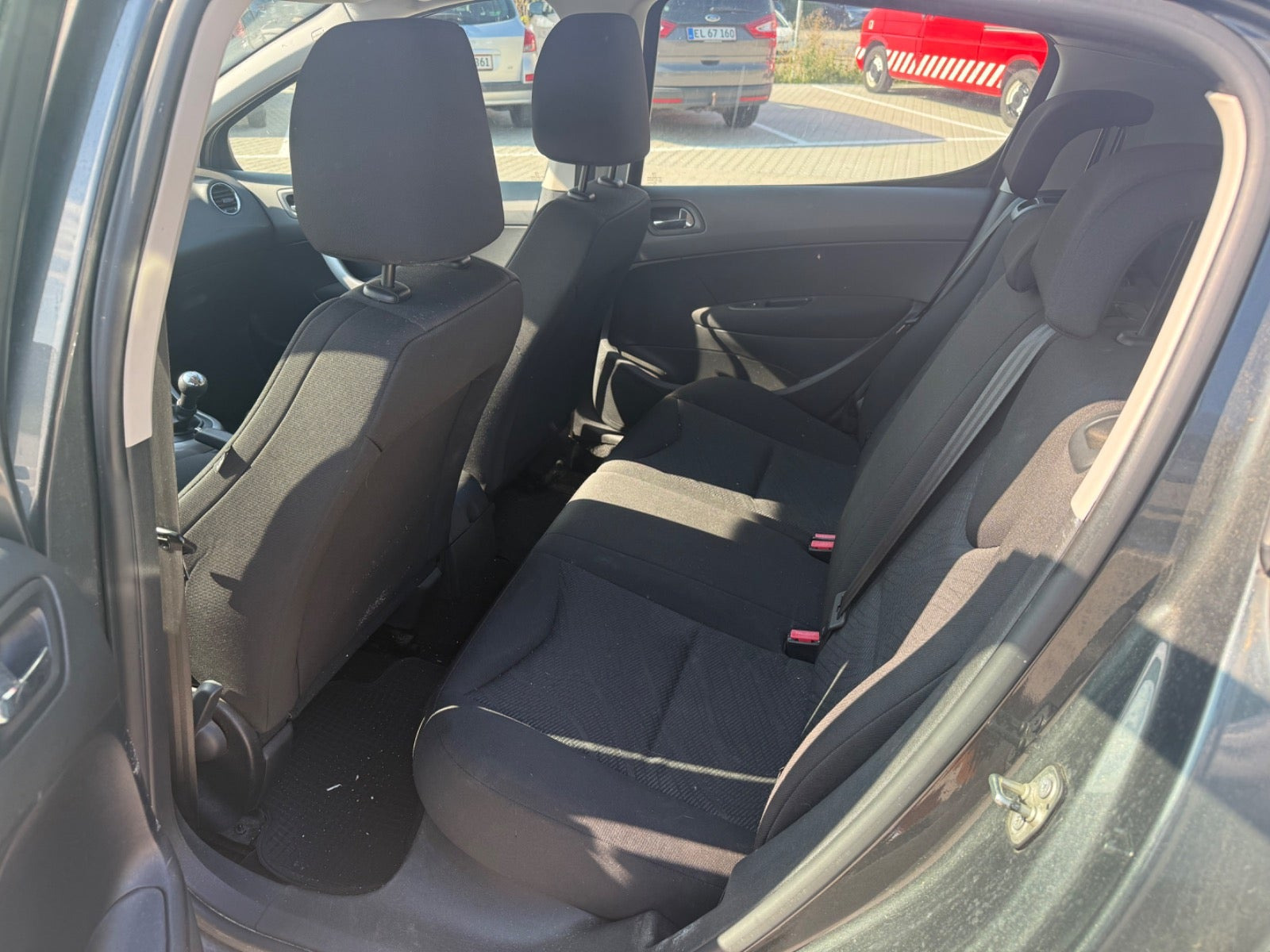 Grå Peugeot 308 fra 2010