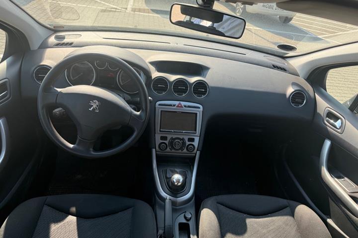 Grå Peugeot 308 fra 2010