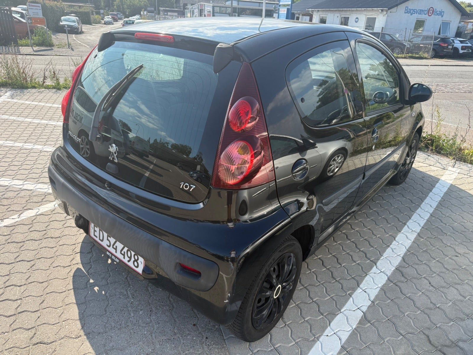Sort Peugeot 107 fra 2012