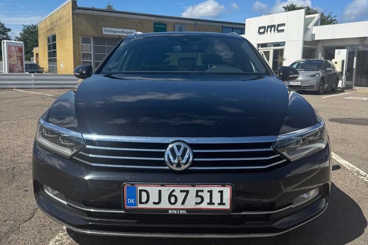 Sort VW Passat fra 2019
