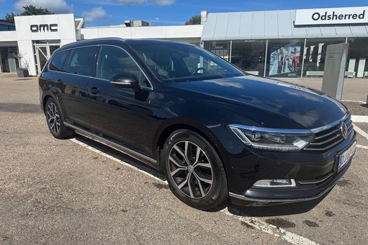 Sort VW Passat fra 2019