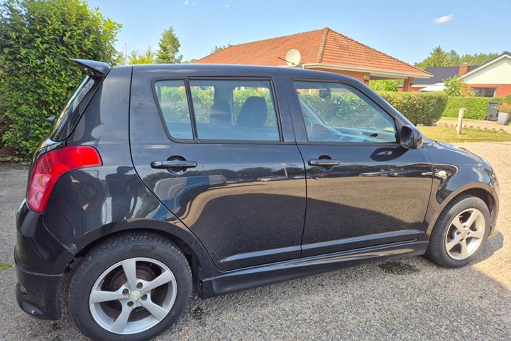 Grøn Suzuki Swift fra 2008