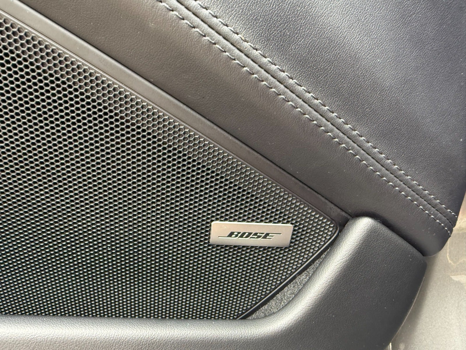 Grå Porsche 911 Carrera 4 GTS fra 2022