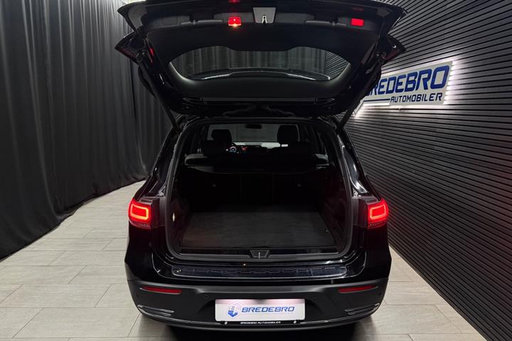 Sort Mercedes EQB300 fra 2022