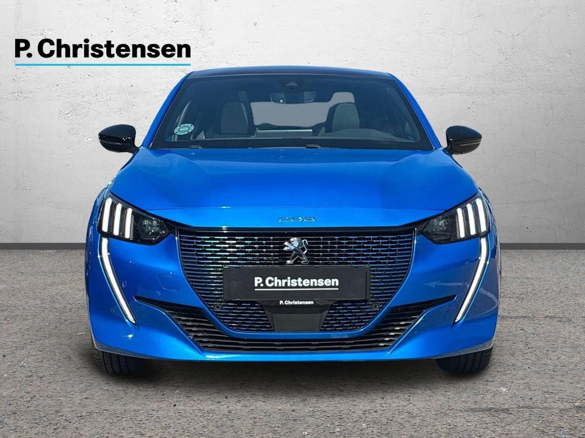 Blå Peugeot e-208 fra 2020