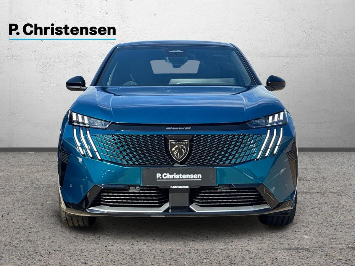 Blå Peugeot e-3008 fra 2025