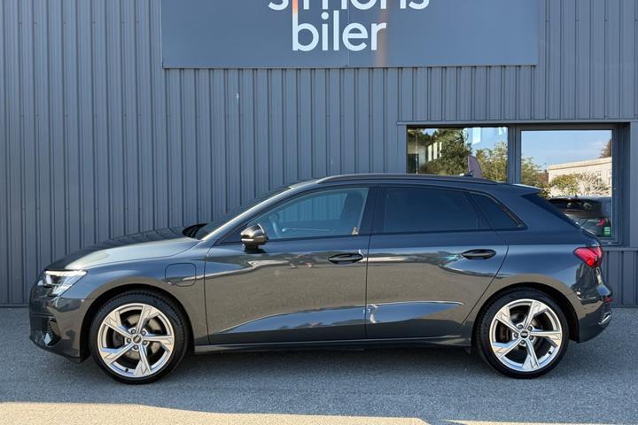 Grå Audi A3 fra 2021