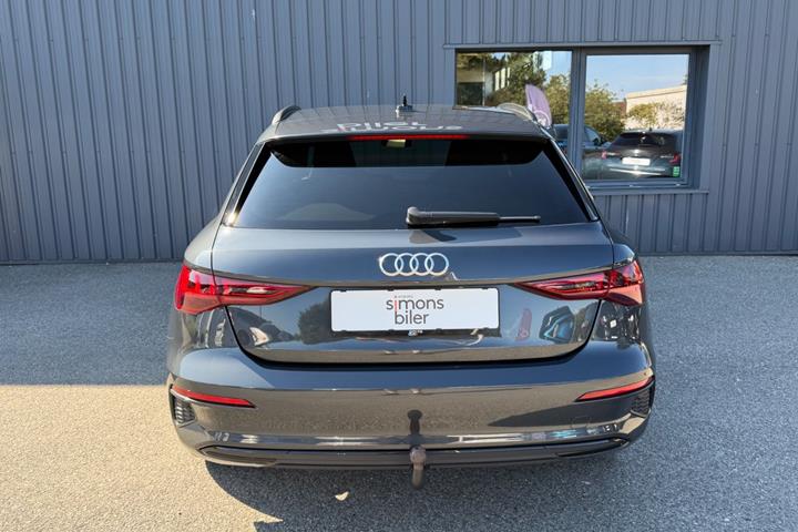Grå Audi A3 fra 2021