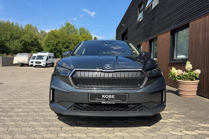 Grå Skoda Enyaq fra 2021