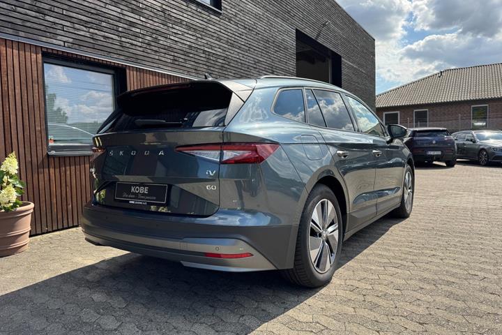 Grå Skoda Enyaq fra 2021
