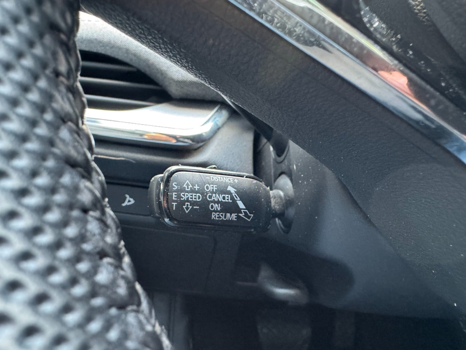 Grå Skoda Enyaq fra 2021