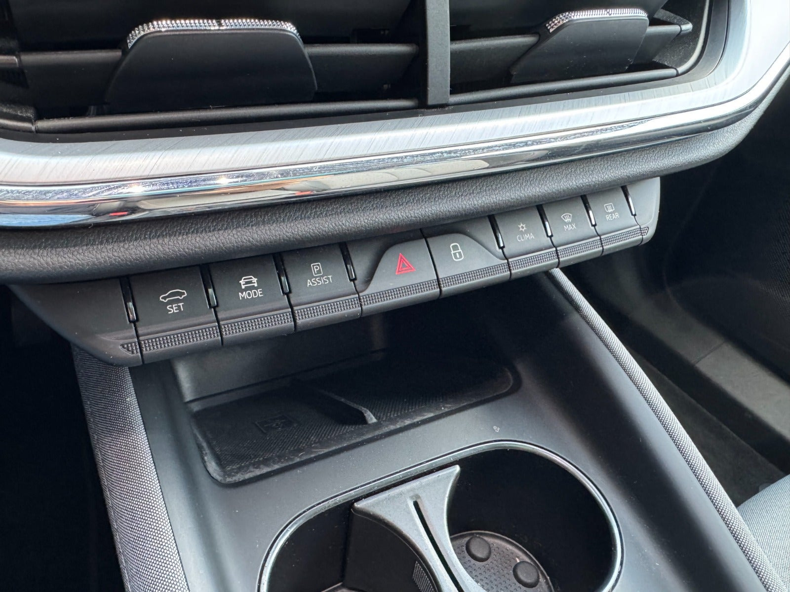 Grå Skoda Enyaq fra 2021