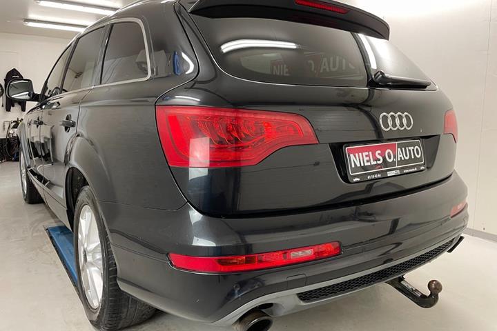 Sort Audi Q7 fra 2007
