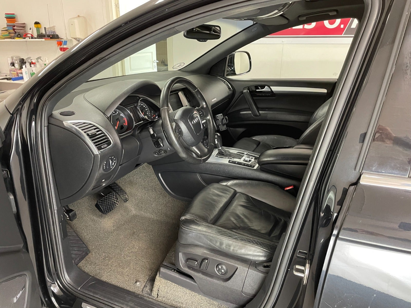 Sort Audi Q7 fra 2007