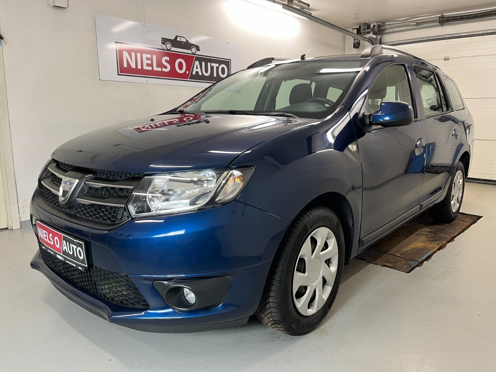 Blå Dacia Logan fra 2016