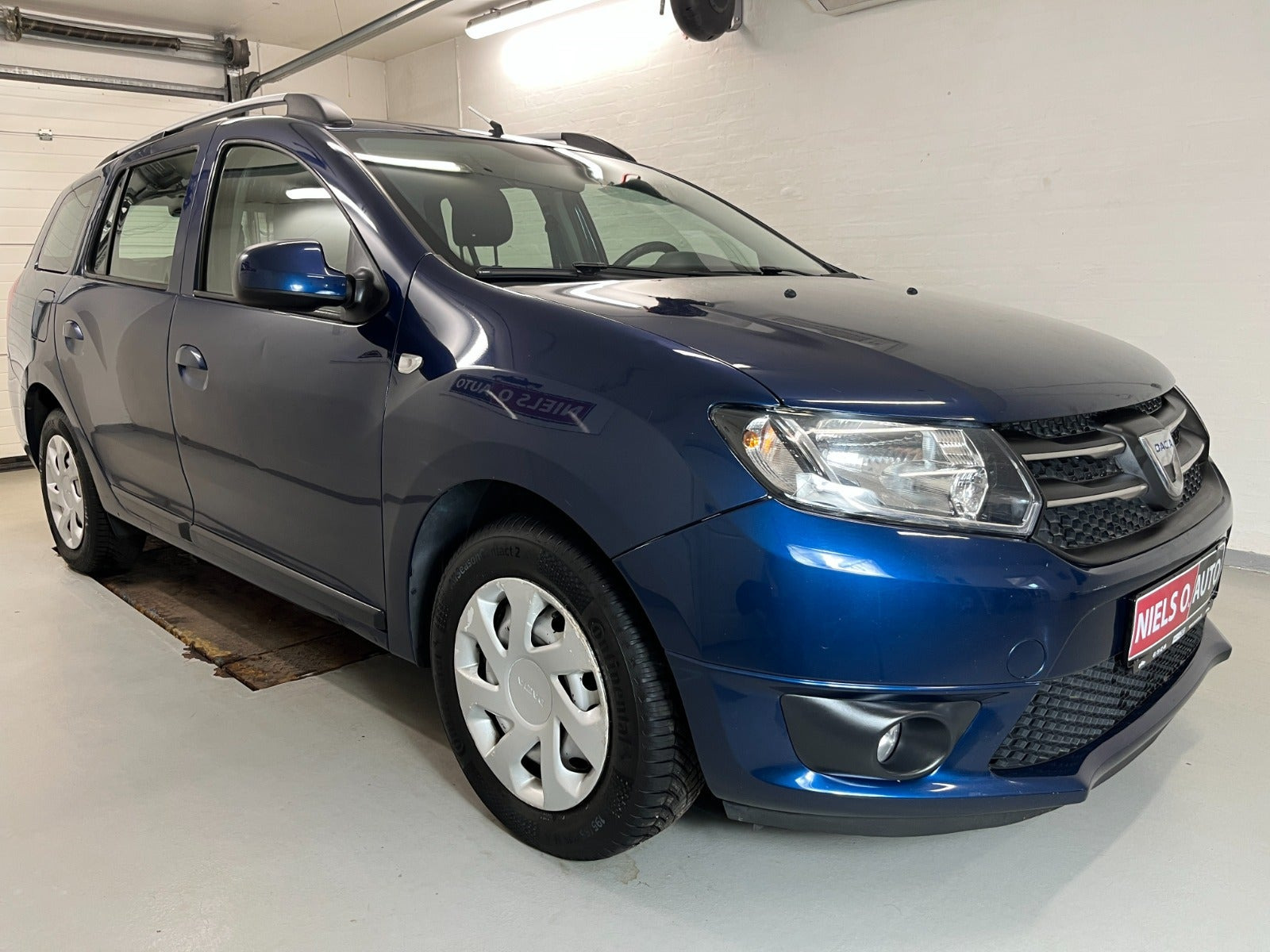 Blå Dacia Logan fra 2016
