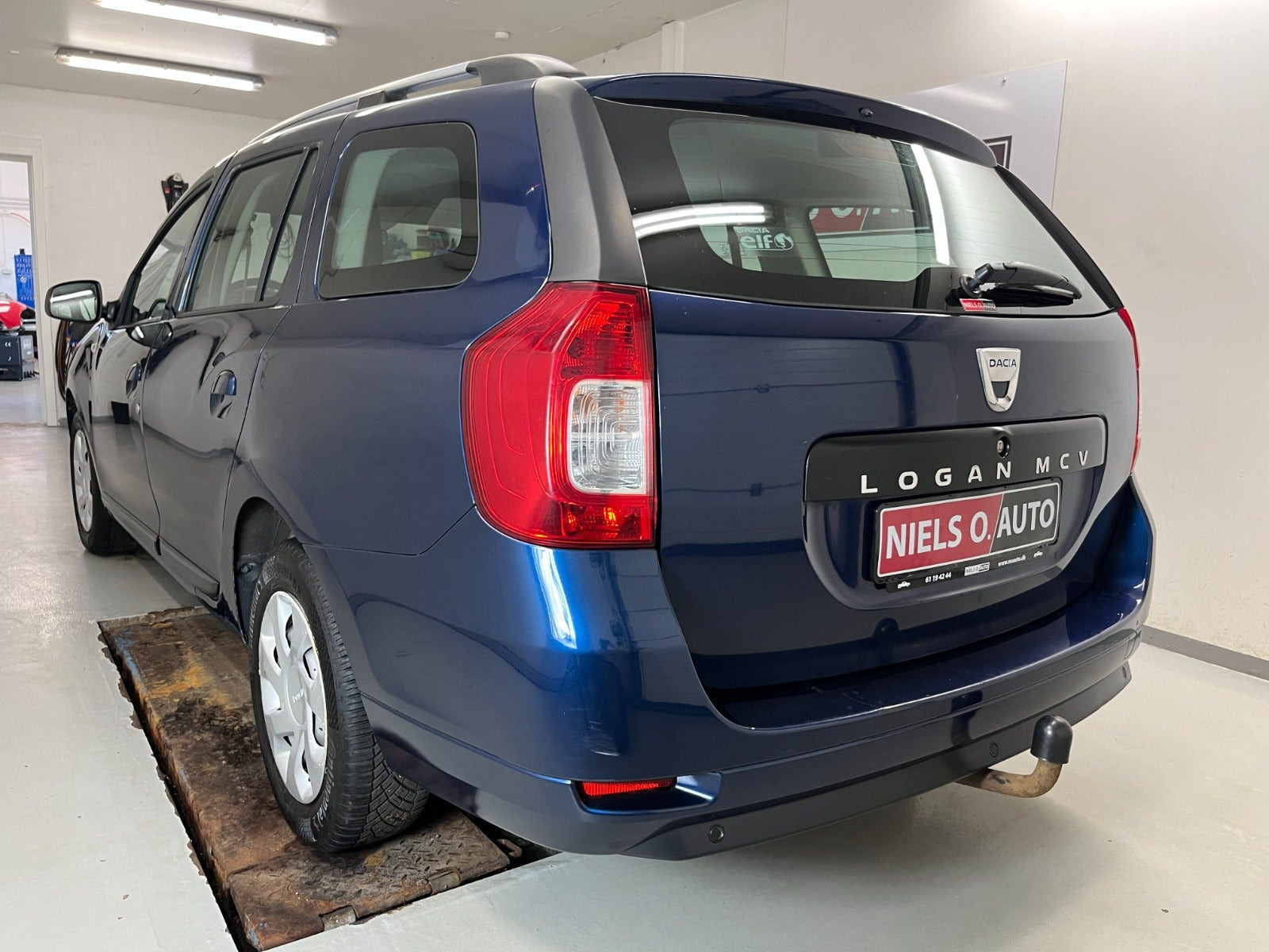 Blå Dacia Logan fra 2016