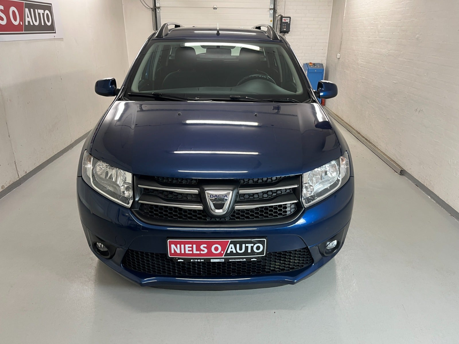 Blå Dacia Logan fra 2016