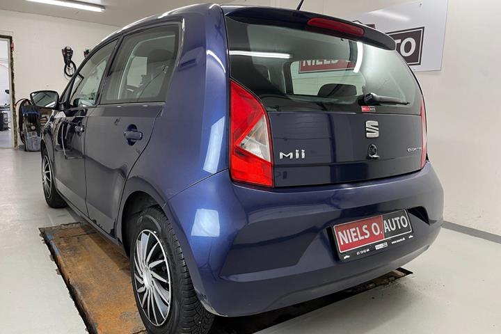 Blå Seat Mii fra 2016