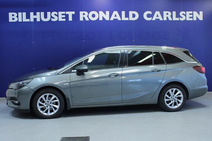 Grå Opel Astra fra 2020
