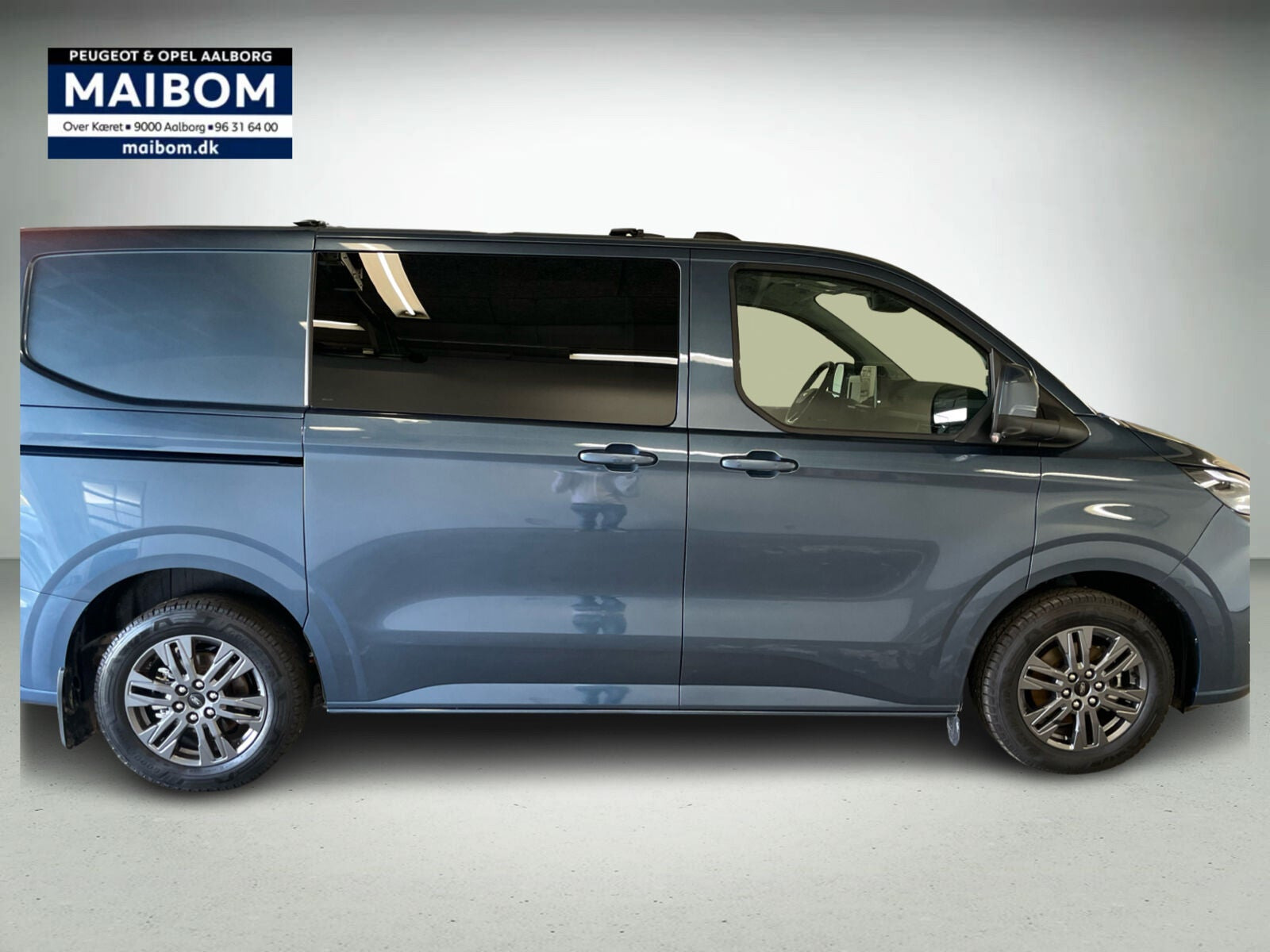 Blå Ford E-Transit Custom 320 L1 fra 2026