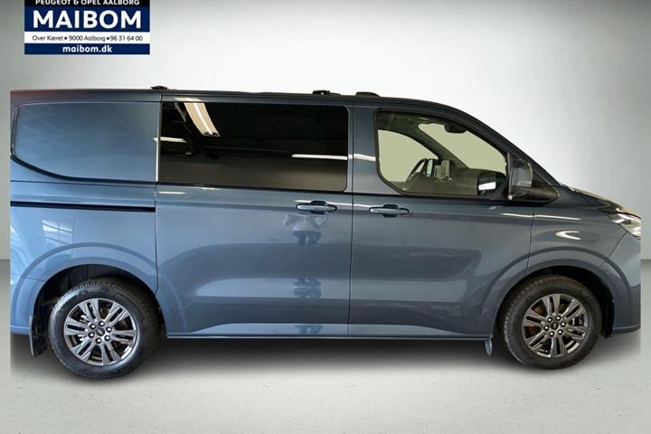 Blå Ford E-Transit Custom 320 L1 fra 2026