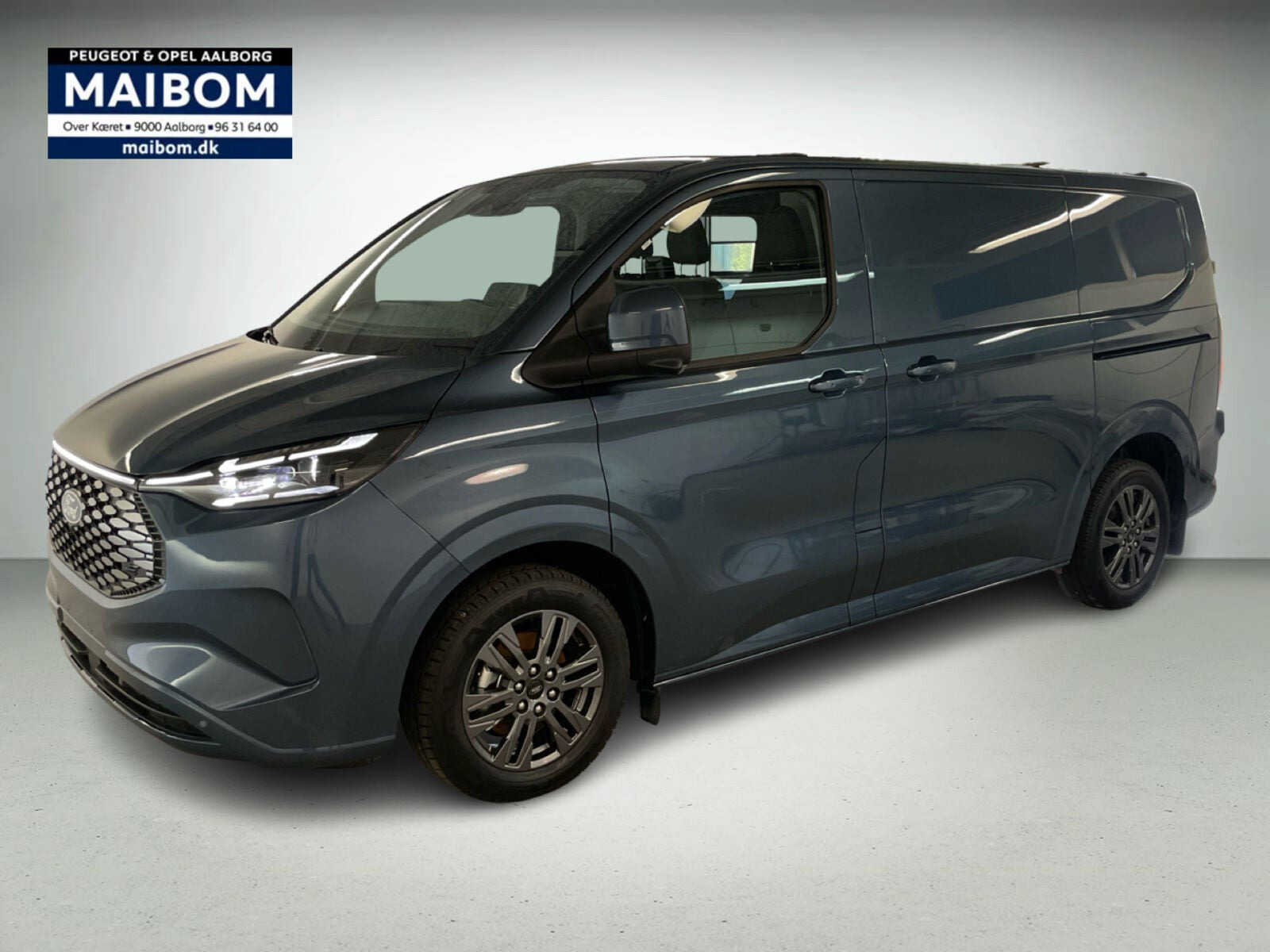 Blå Ford E-Transit Custom 320 L1 fra 2026