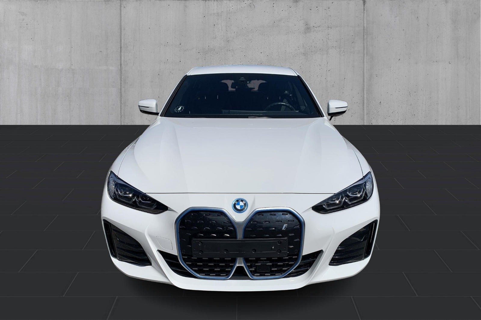 Hvid BMW i4 fra 2023
