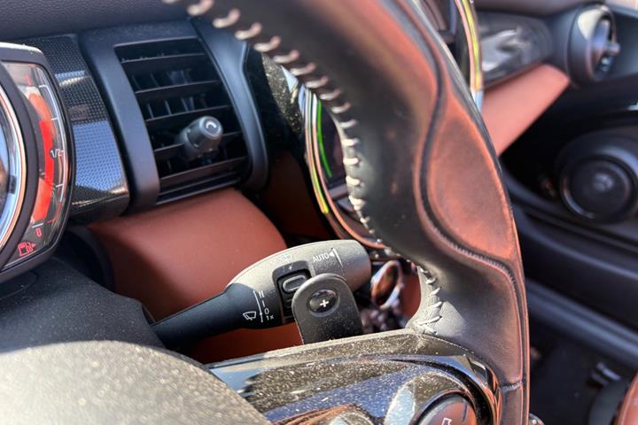 Grøn Mini Cooper S fra 2019