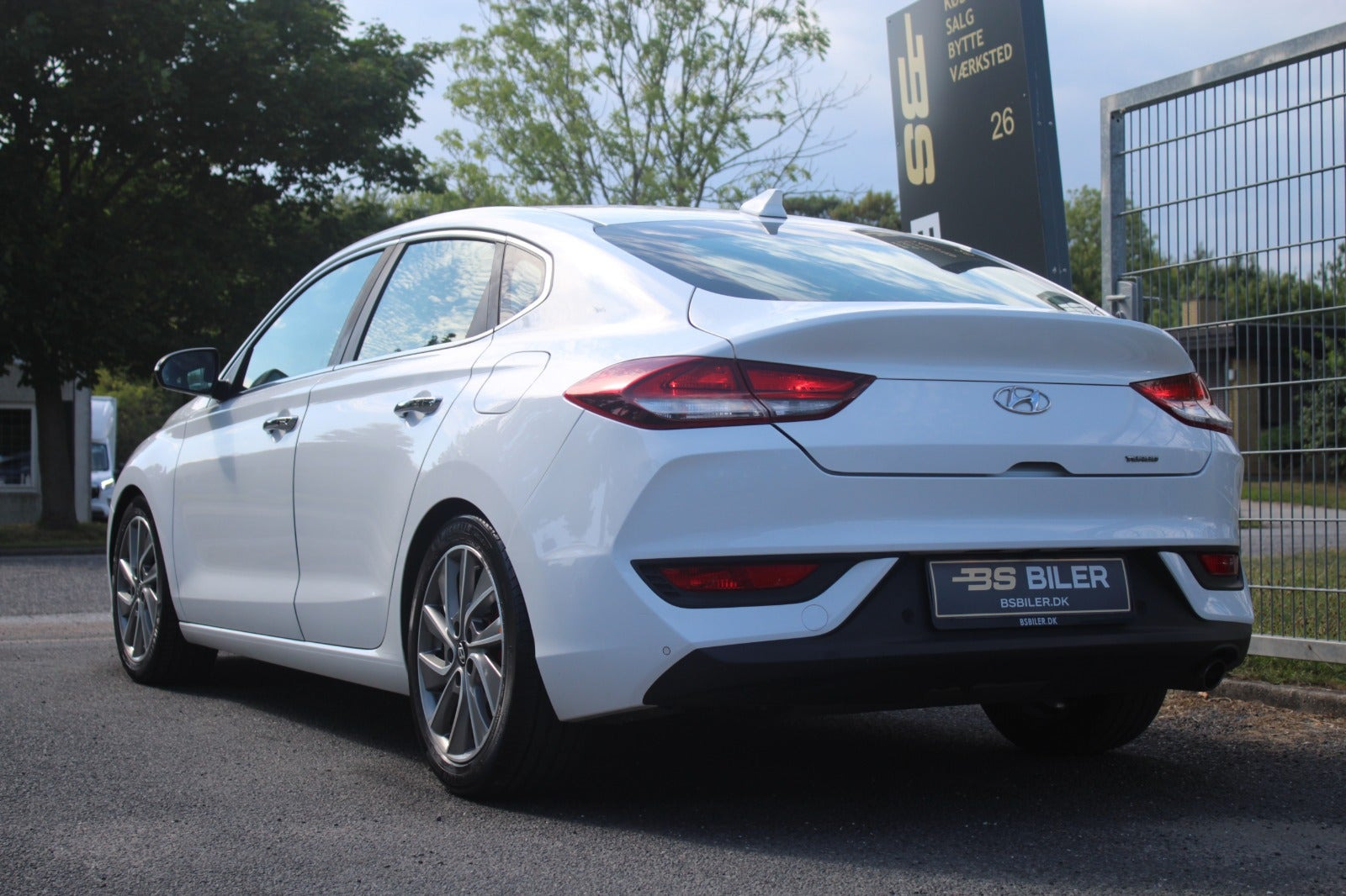 Hvid Hyundai i30 fra 2017