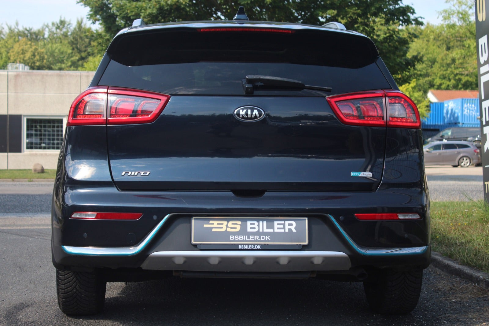 Grå Kia Niro fra 2019