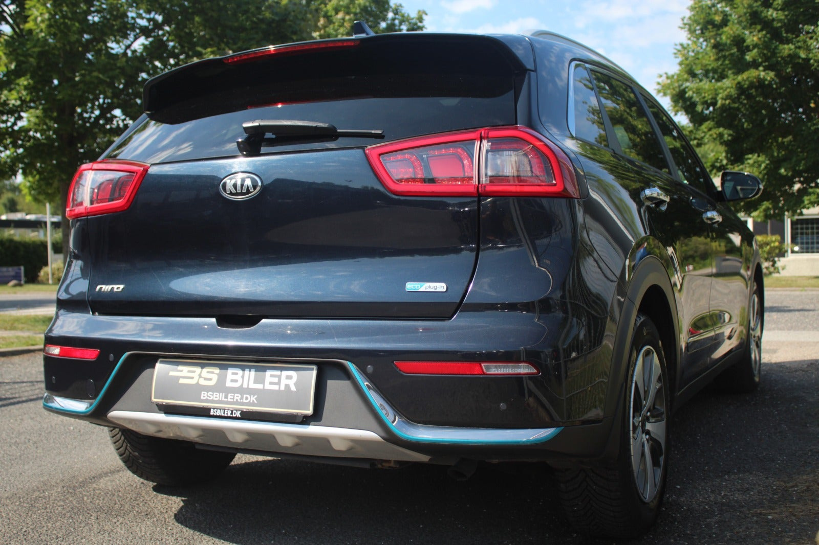 Grå Kia Niro fra 2019