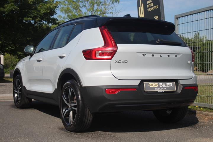 Hvid Volvo XC40 fra 2021