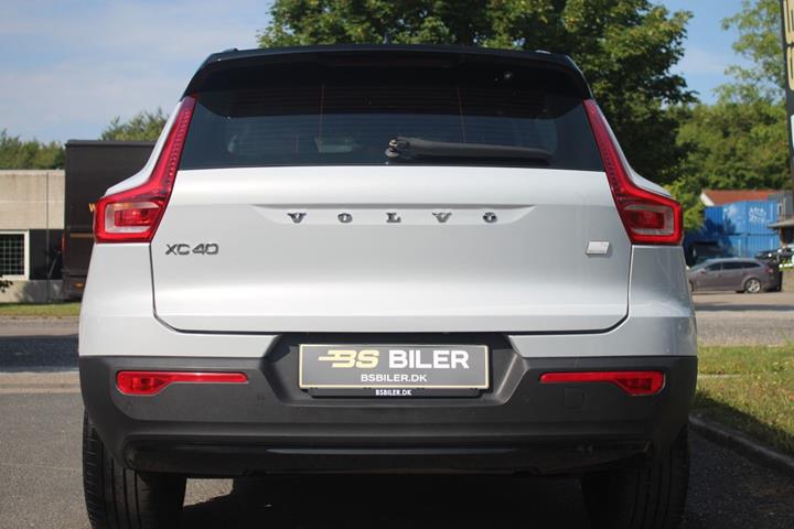 Hvid Volvo XC40 fra 2021