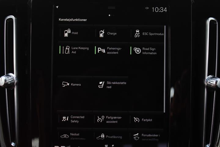 Hvid Volvo XC40 fra 2021