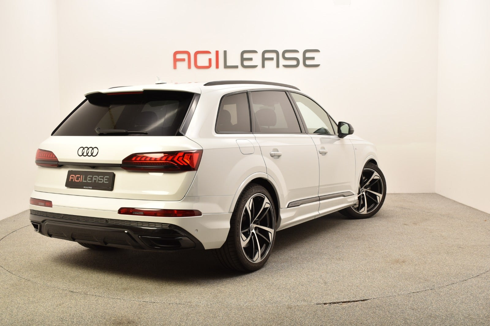 Hvid Audi Q7 fra 2020