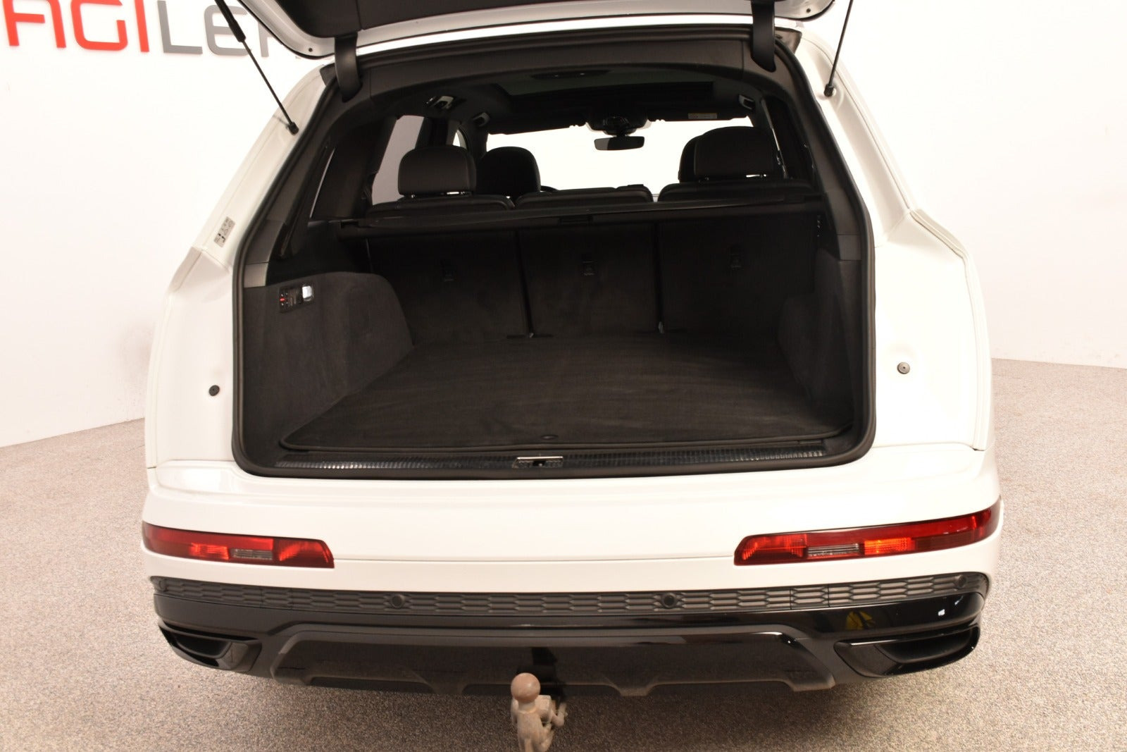 Hvid Audi Q7 fra 2020