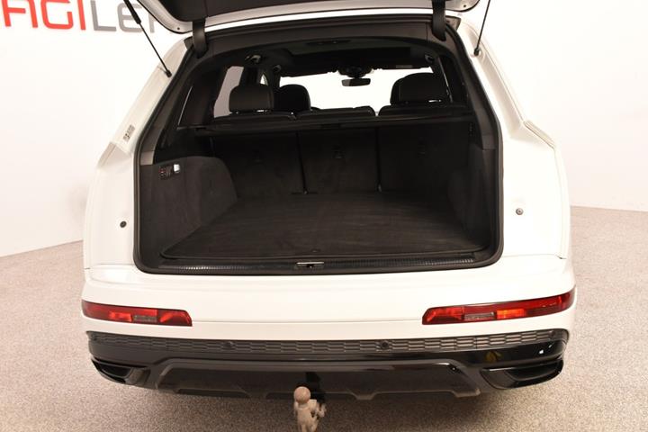 Hvid Audi Q7 fra 2020