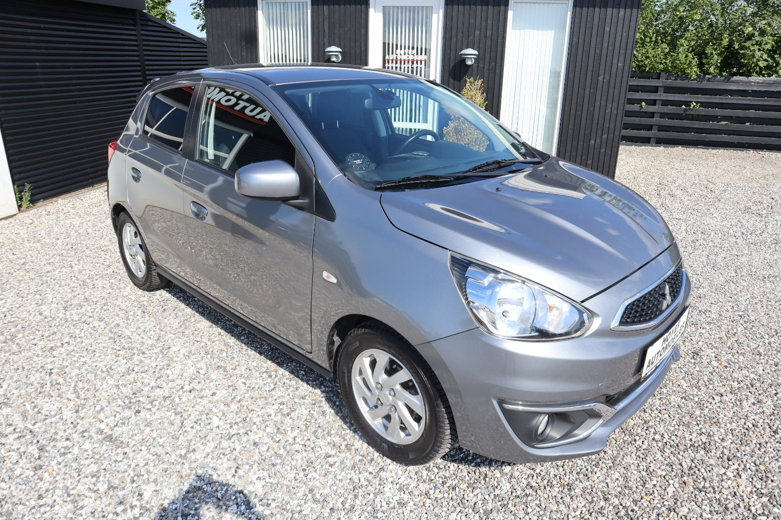 Blå Mitsubishi Space Star fra 2017