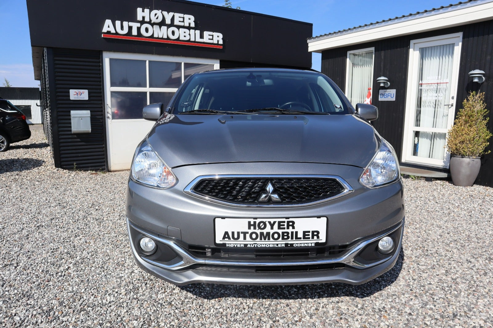 Blå Mitsubishi Space Star fra 2017