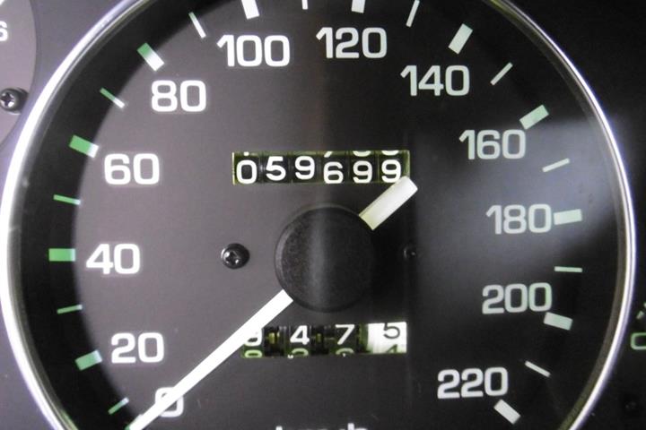 Rød Mazda MX-5 fra 1991
