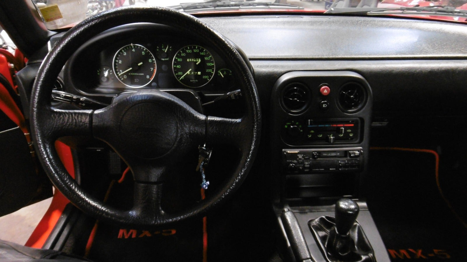 Rød Mazda MX-5 fra 1991